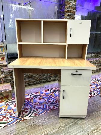 bureau 1m milan avec chapeau 830
